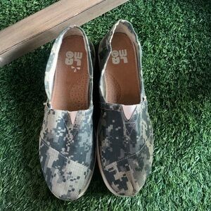 Lamo shoes
